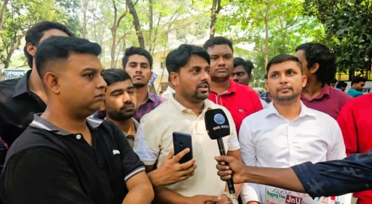 র‍্যাগিং ফ্রি ক্যাম্পাস গড়তে ছাত্রদল নেতার ব্যতিক্রমী কর্মসূচি